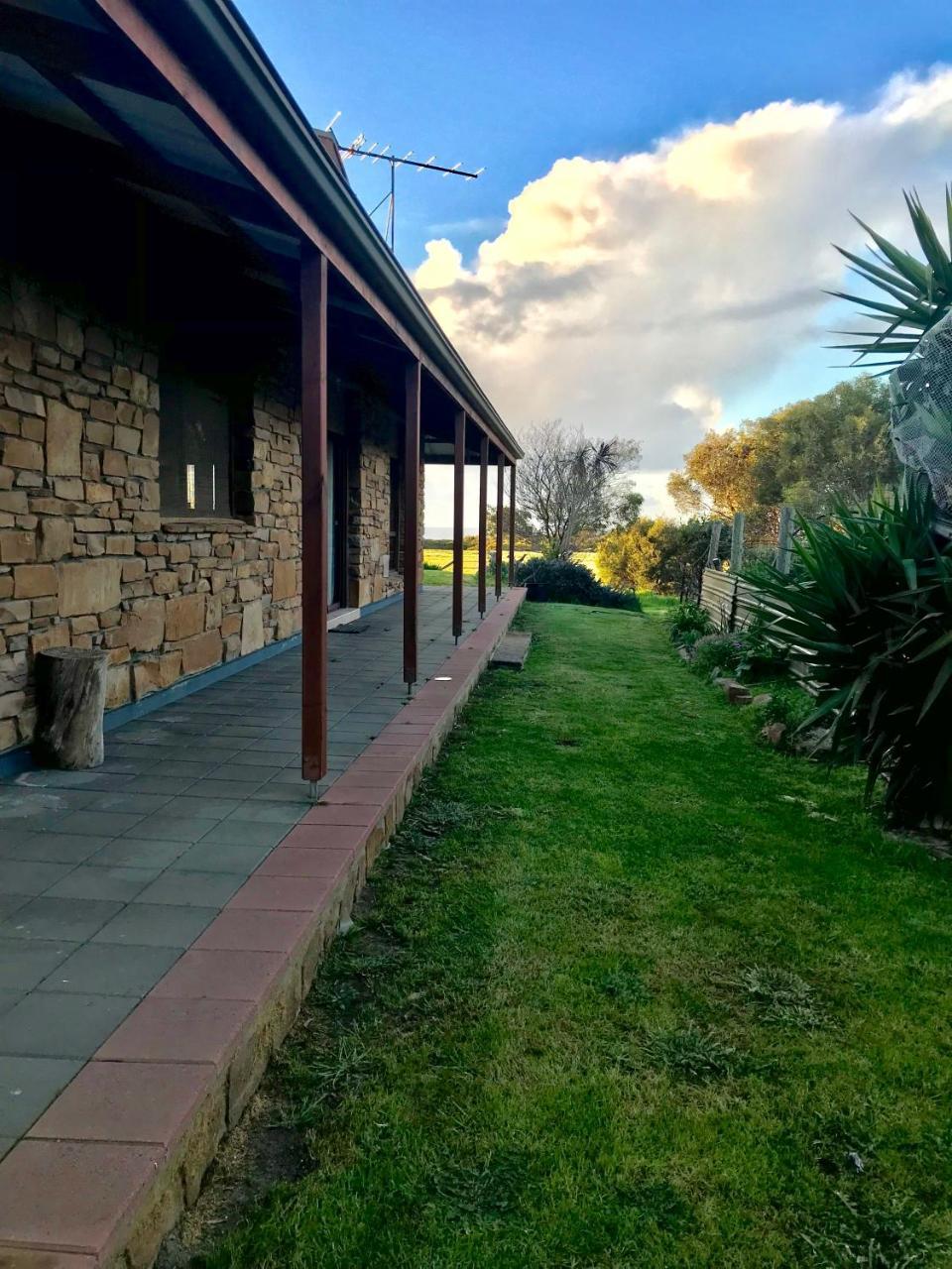 Bee'S Place - 3 Bedroom Home On 10 Acres Of Land With Distant Ocean Views Emu Bay ภายนอก รูปภาพ